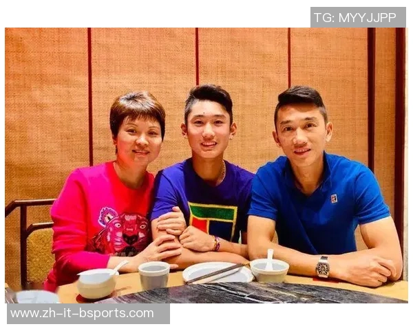 国足球星太太们的幕后故事 揭开她们光鲜亮丽背后的生活与挑战